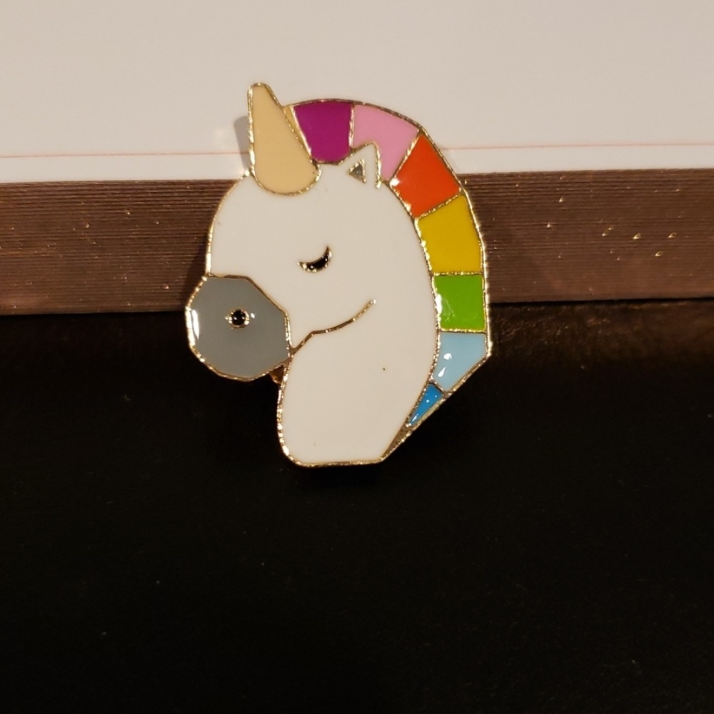 Unicorn enamel pin